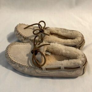 Ugg Slippers Shearling Size 5